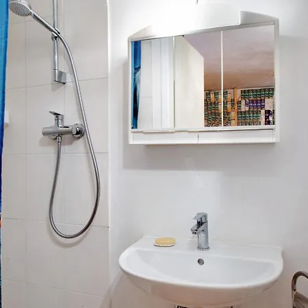 Milchtuetenzimmer - Upcycling Apartment Grunwald