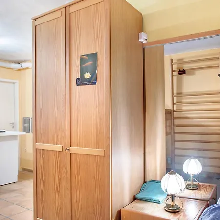 Milchtuetenzimmer - Upcycling Apartment