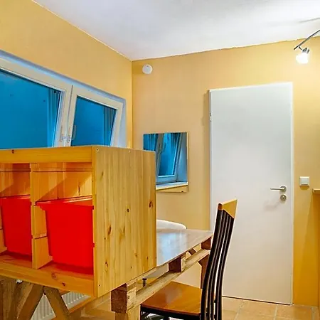 Milchtuetenzimmer - Upcycling Apartman *