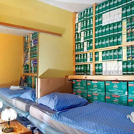Milchtuetenzimmer - Upcycling Apartman *